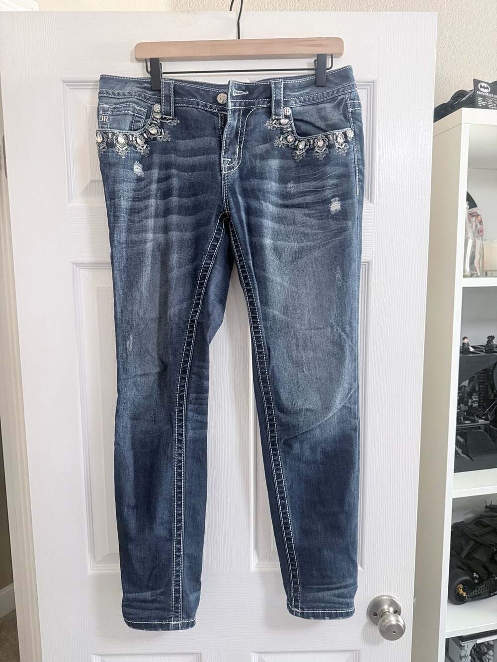 Miss Me Signature Skinny Rhinestone Embellished Jeans Size 30 Style JP7683S